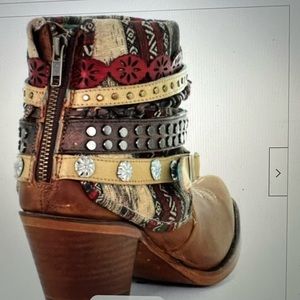 CORRAL Ladies Honey studded and woven harness ankle Boot